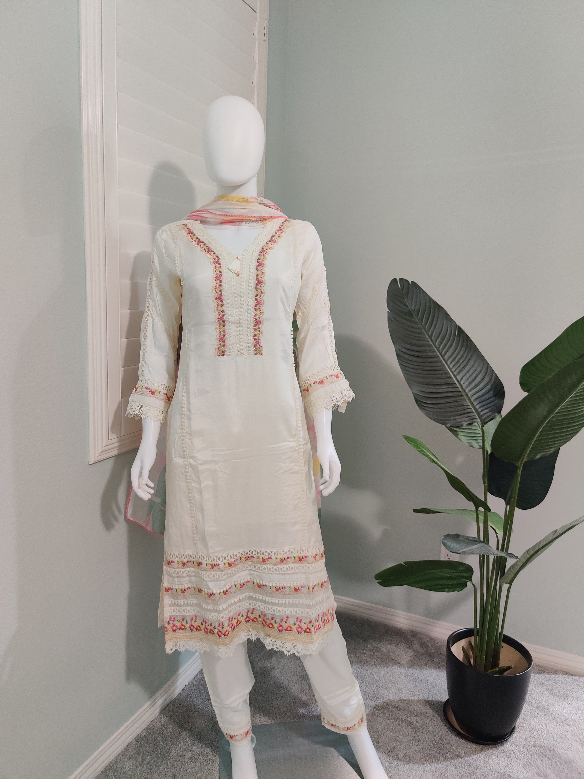 Cream color Pakistani Muslin Silk kurta set  with digital print Duppatta