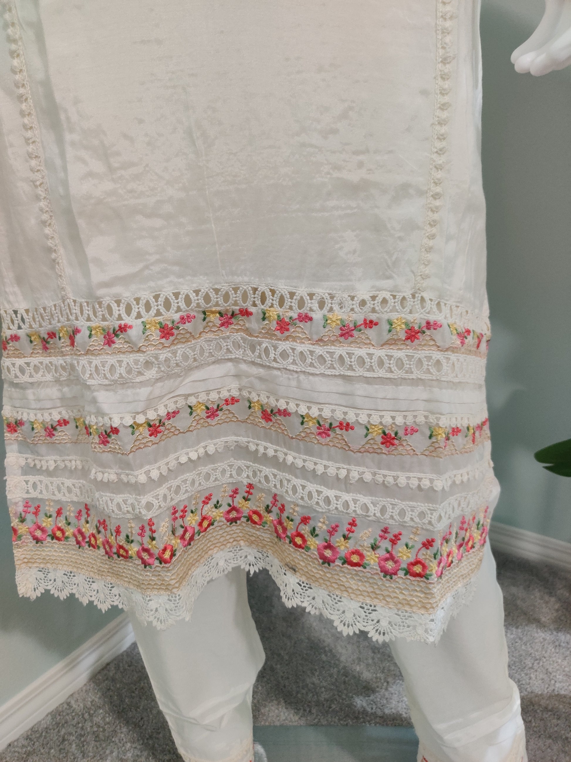 Cream color Pakistani Muslin Silk kurta set  with digital print Duppatta