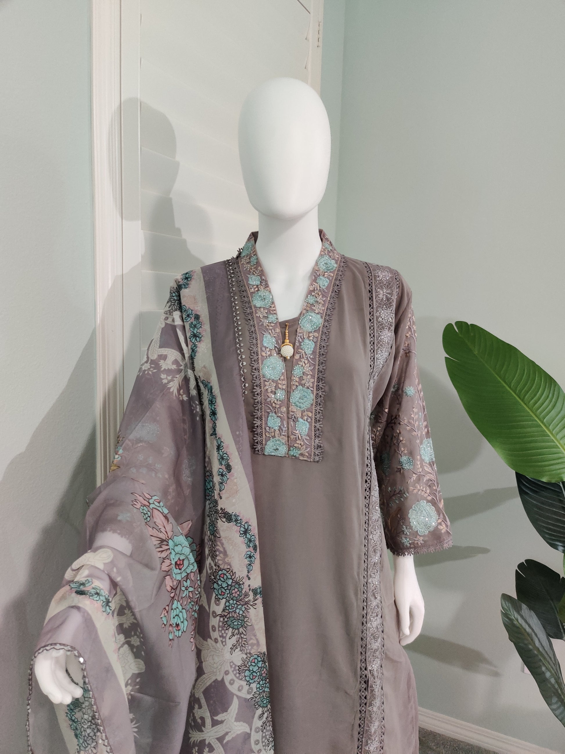 Mint Meadow Embroidered Pakistani Kurta Set