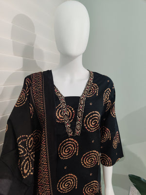 Brown Cotton Kurta Set with Tribal Motifs