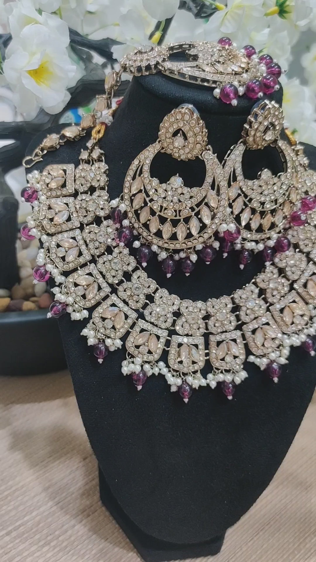 Antique Gold Bridal Necklace Set with Chandbali Earrings & Maang Tikka