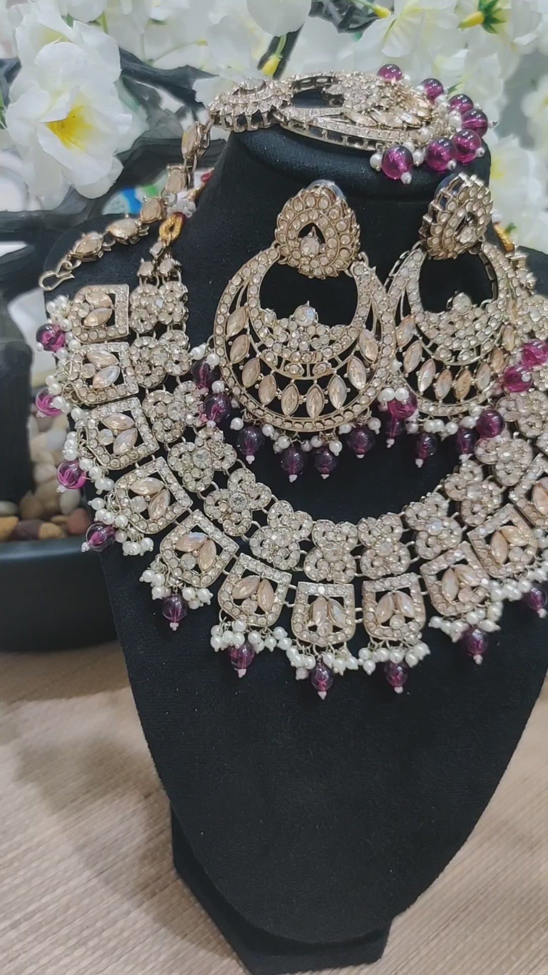 Antique Gold Bridal Necklace Set with Chandbali Earrings & Maang Tikka