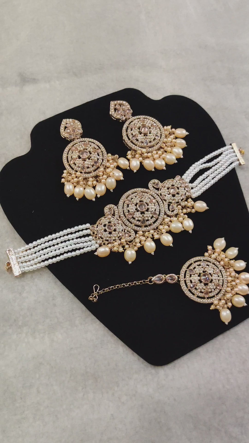 Pearl Prism Choker Set