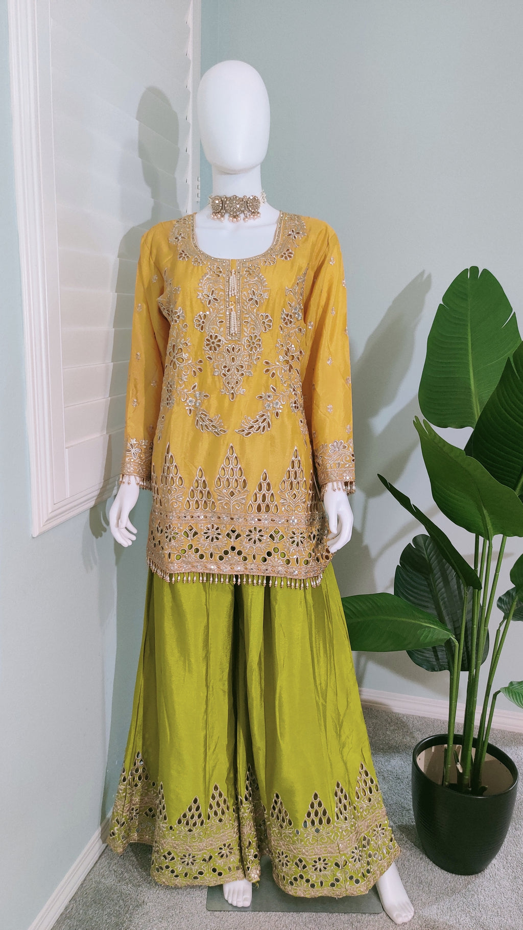 **Festive Radiance: A Tale of Two Ensembles** ✨