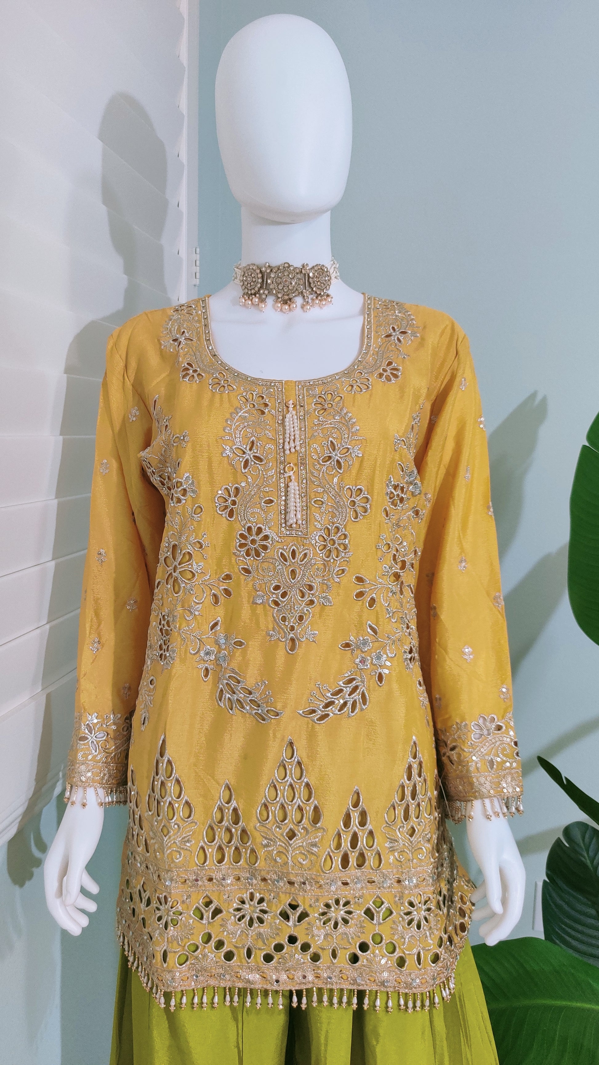 **Festive Radiance: A Tale of Two Ensembles** ✨