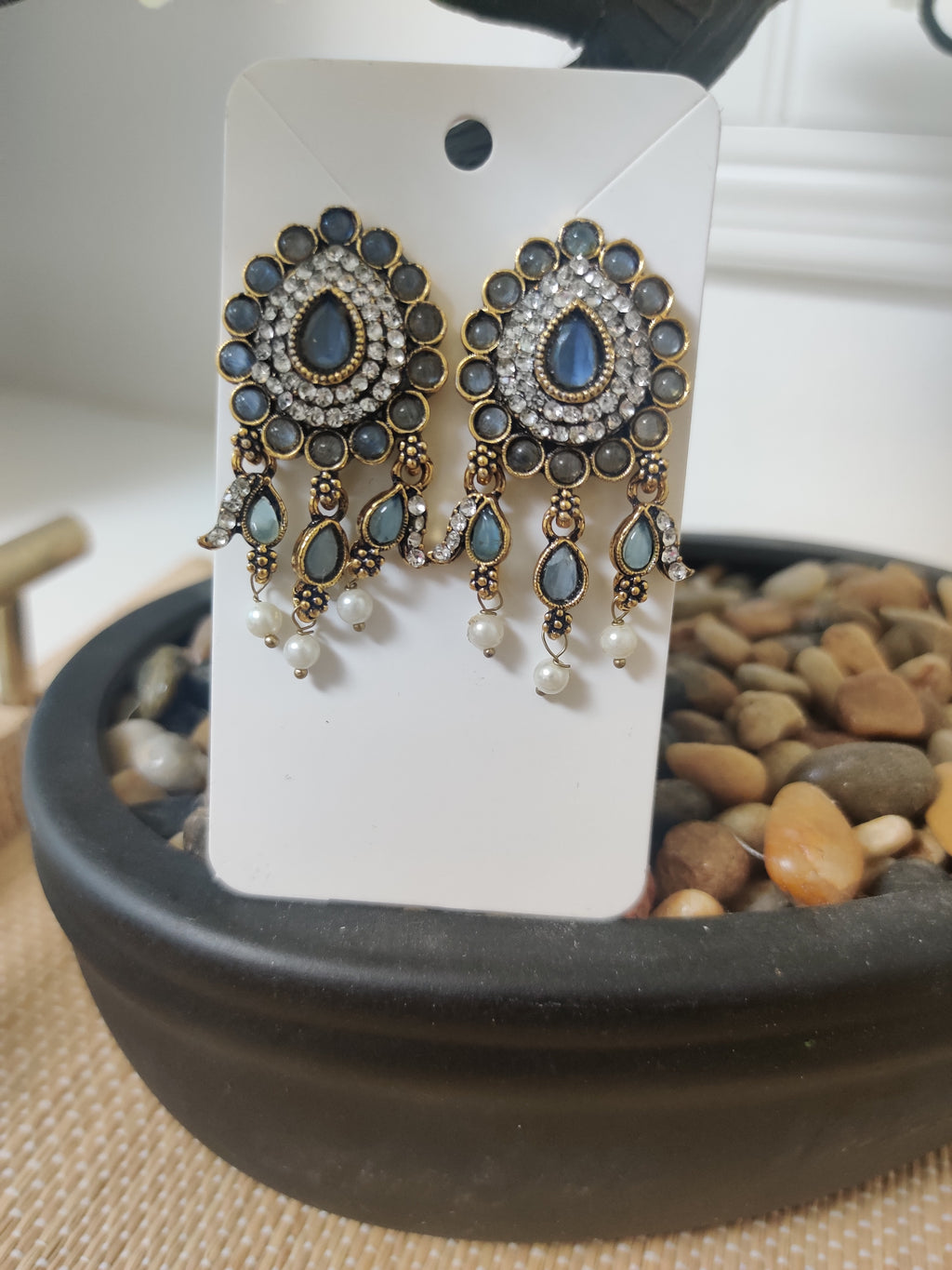 ✨ Elegant Teardrop Stone & Pearl Dangler Earrings