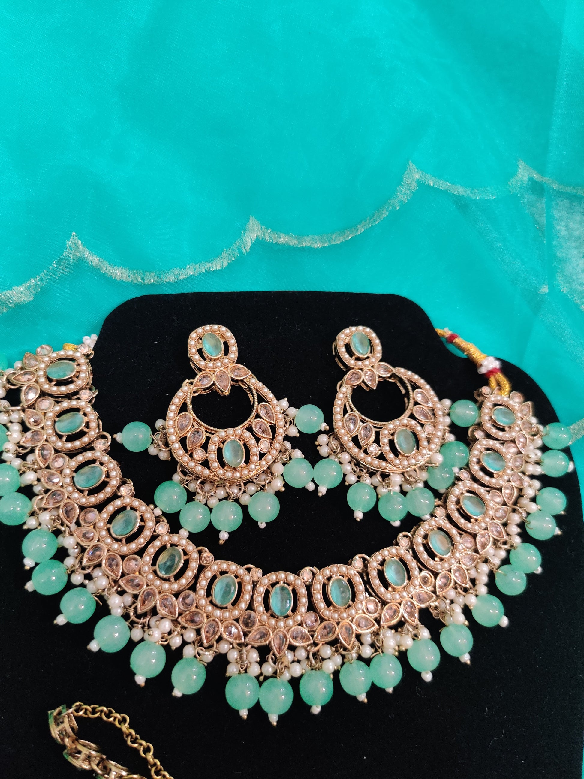 Emerald and Gold Necklace Set