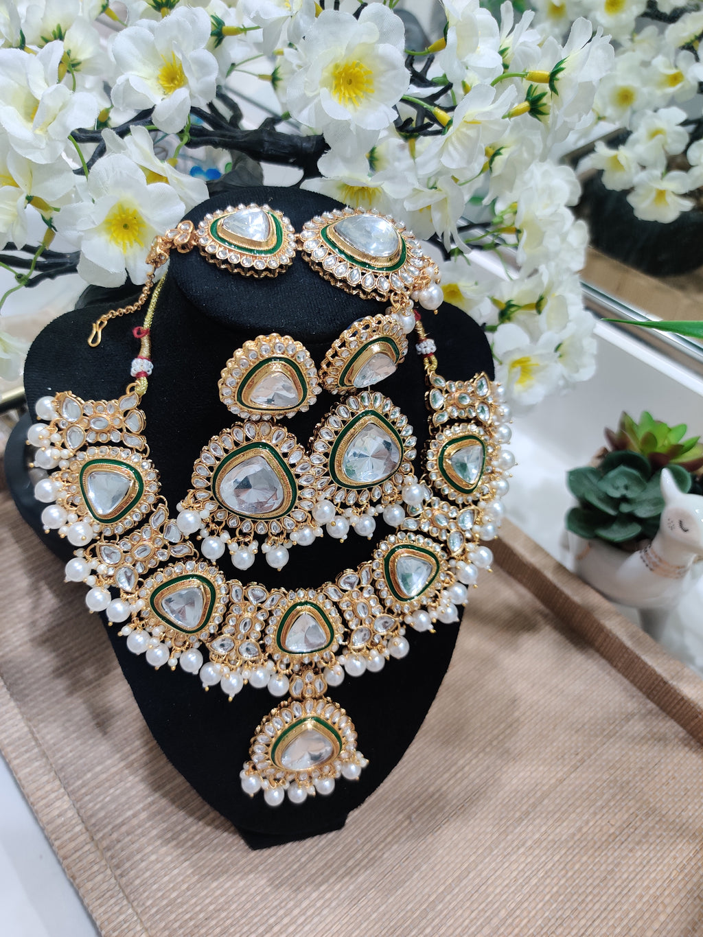 Regal Kundan and Emerald green Necklace Set