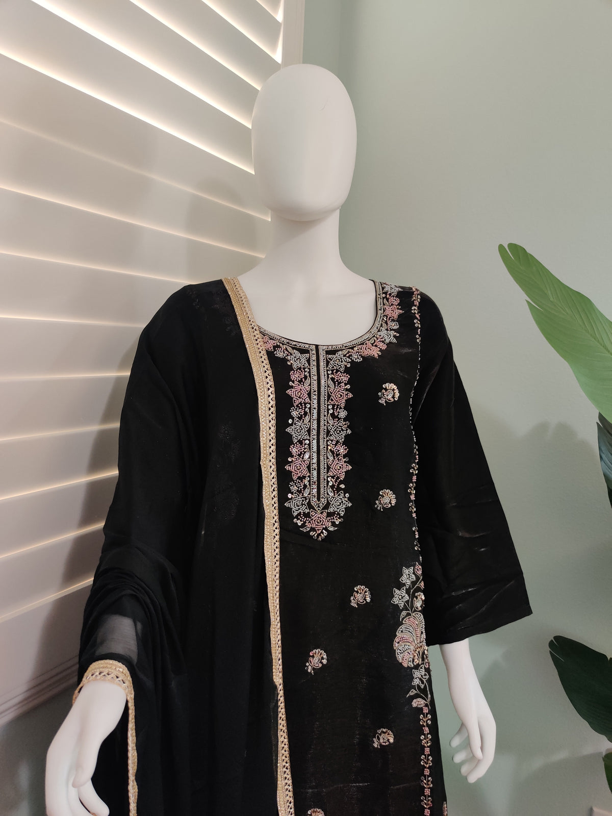 Elegant Fendy Silk Handwork Embroidered Kurta Set (Plus Size)