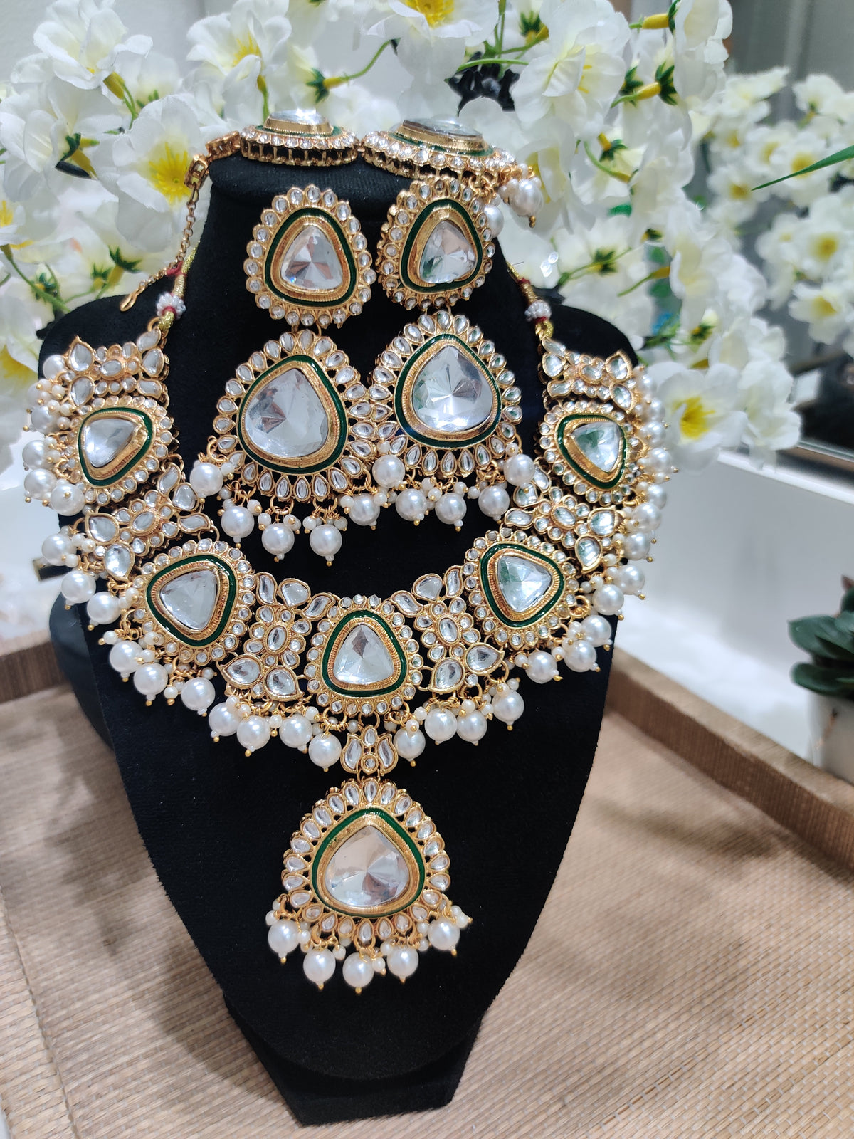 Regal Kundan and Emerald green Necklace Set