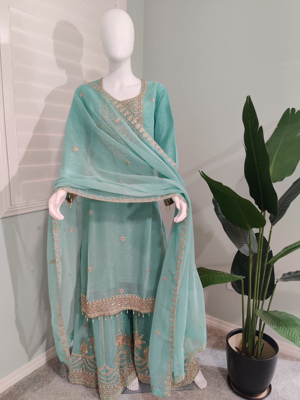Pakistani Handwork Embroidered Plazzo Kurta Set