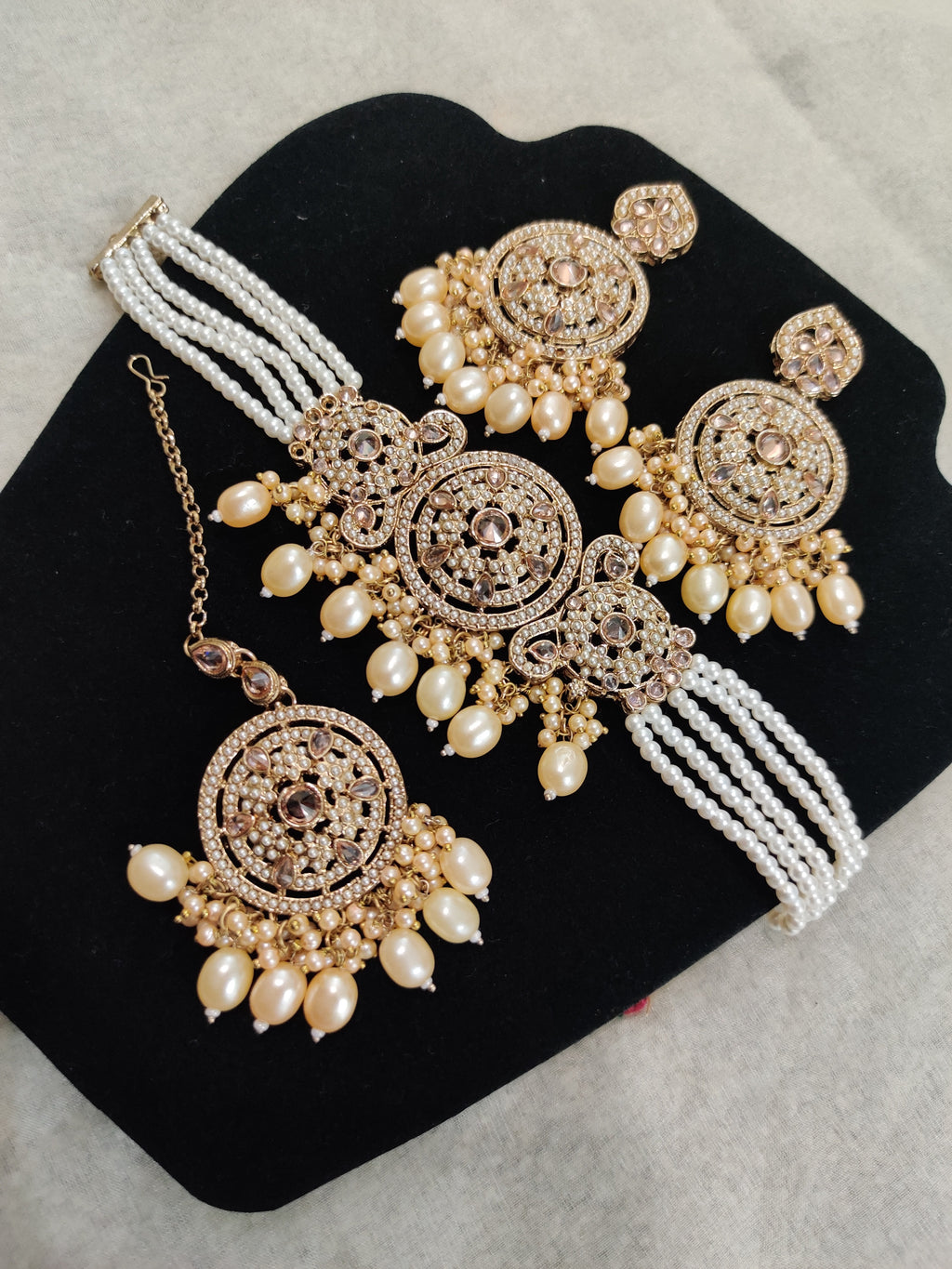 Pearl Prism Choker Set