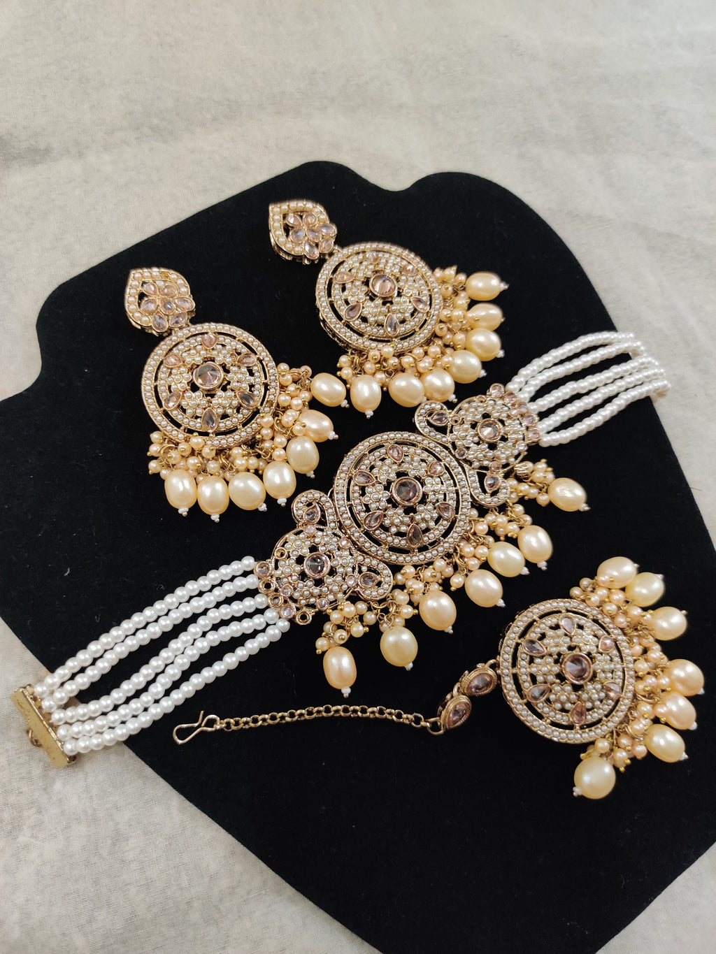 Pearl Prism Choker Set