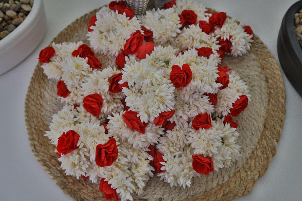Gajra rubberband with mogra fragrance