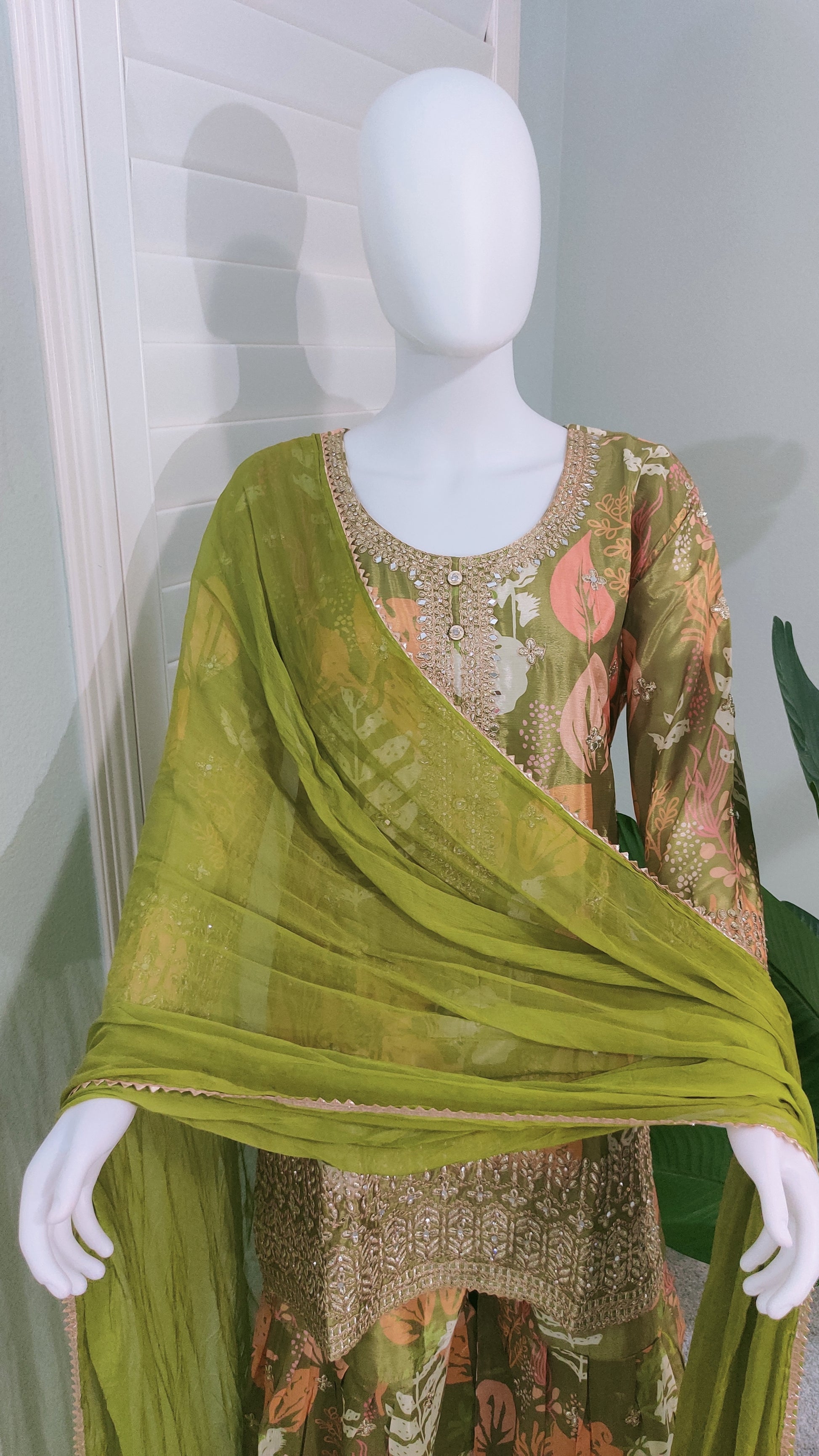 🤍Chinon Fabric Digital Printed Sharara Suit Set