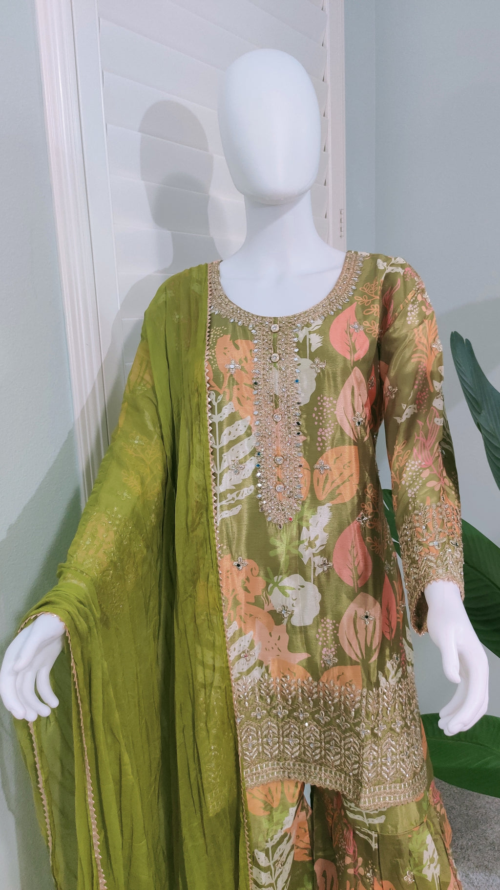 🤍Chinon Fabric Digital Printed Sharara Suit Set