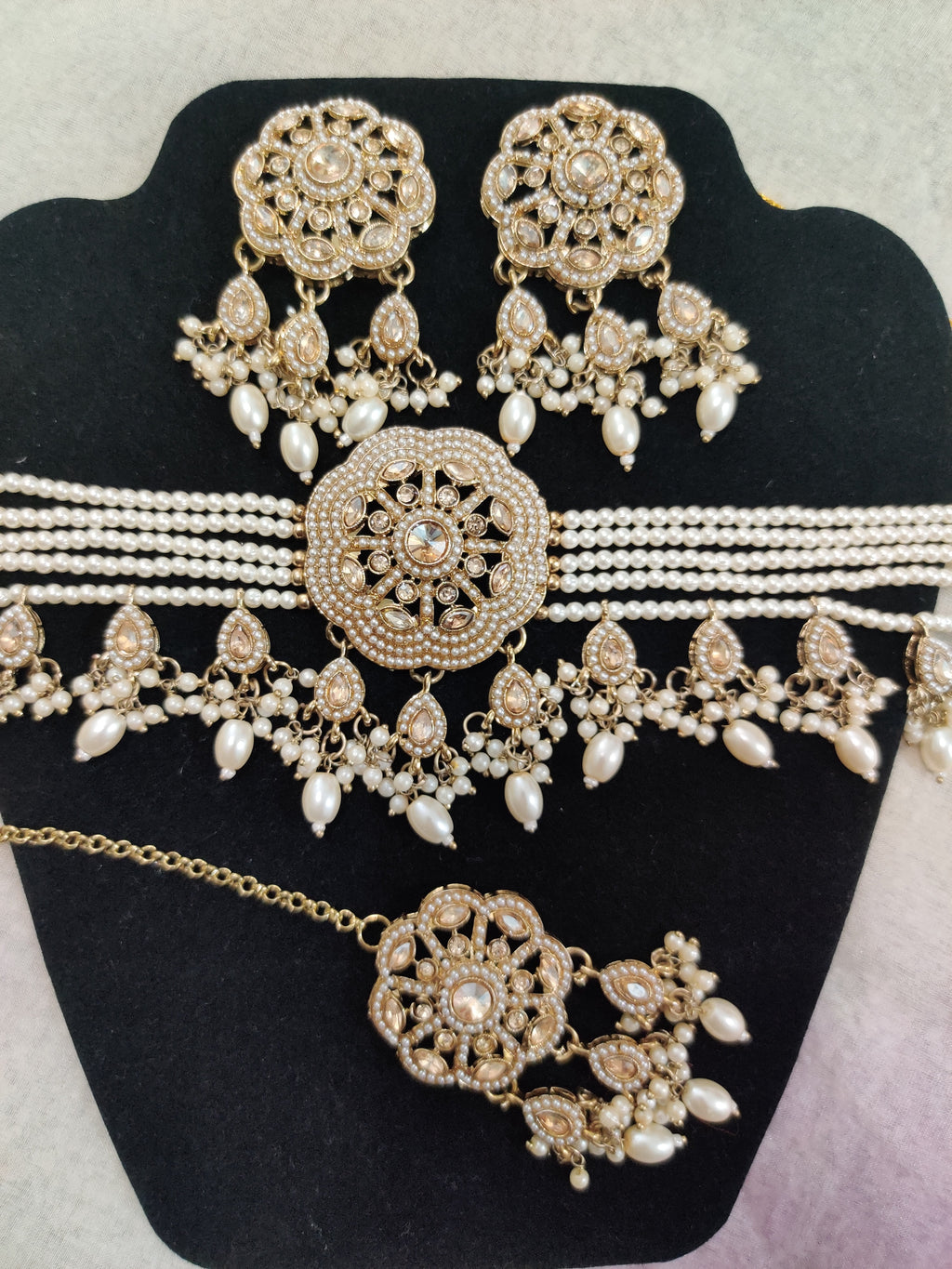 💫Regal Radiance Choker Set