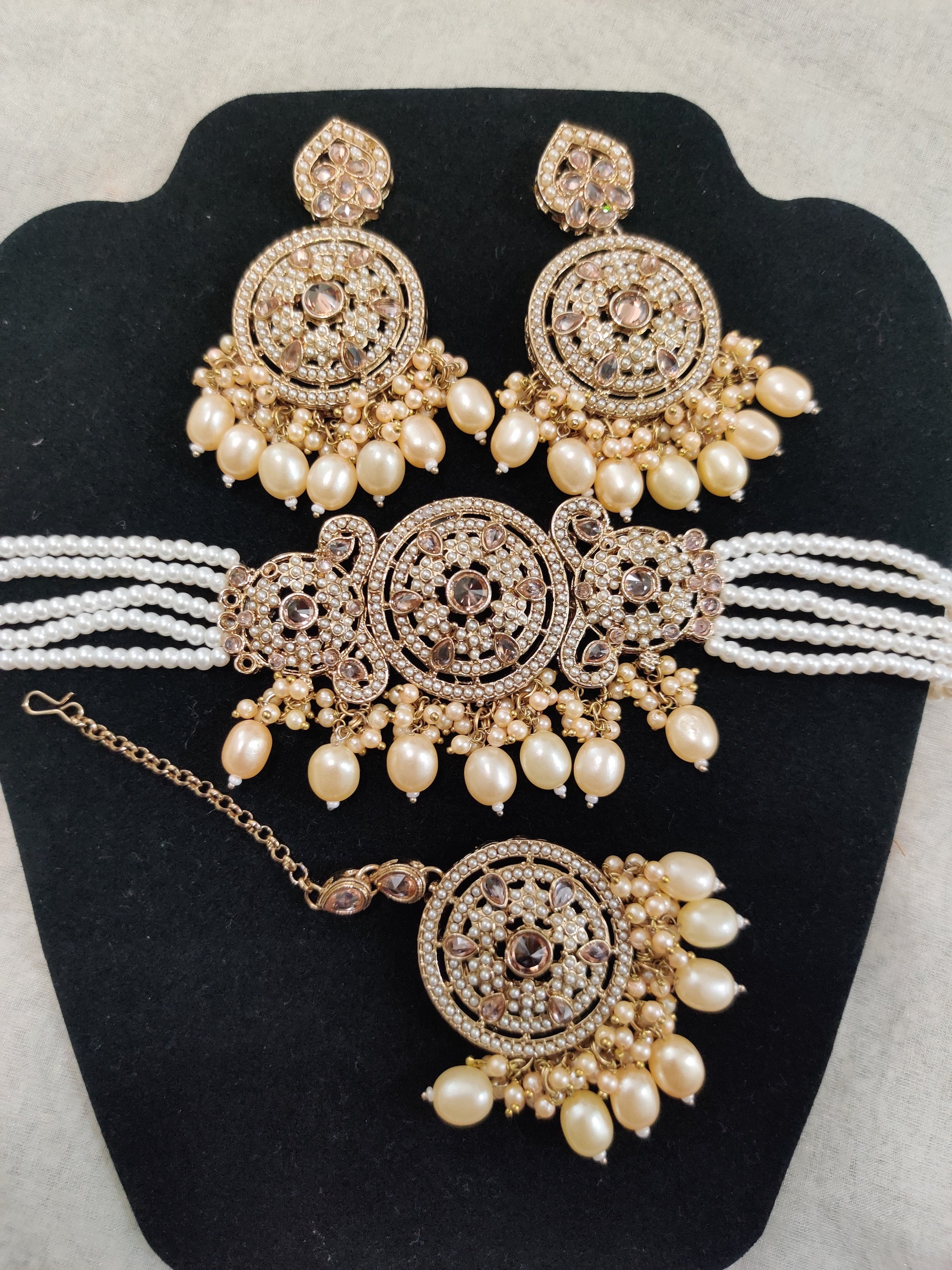 Pearl Prism Choker Set