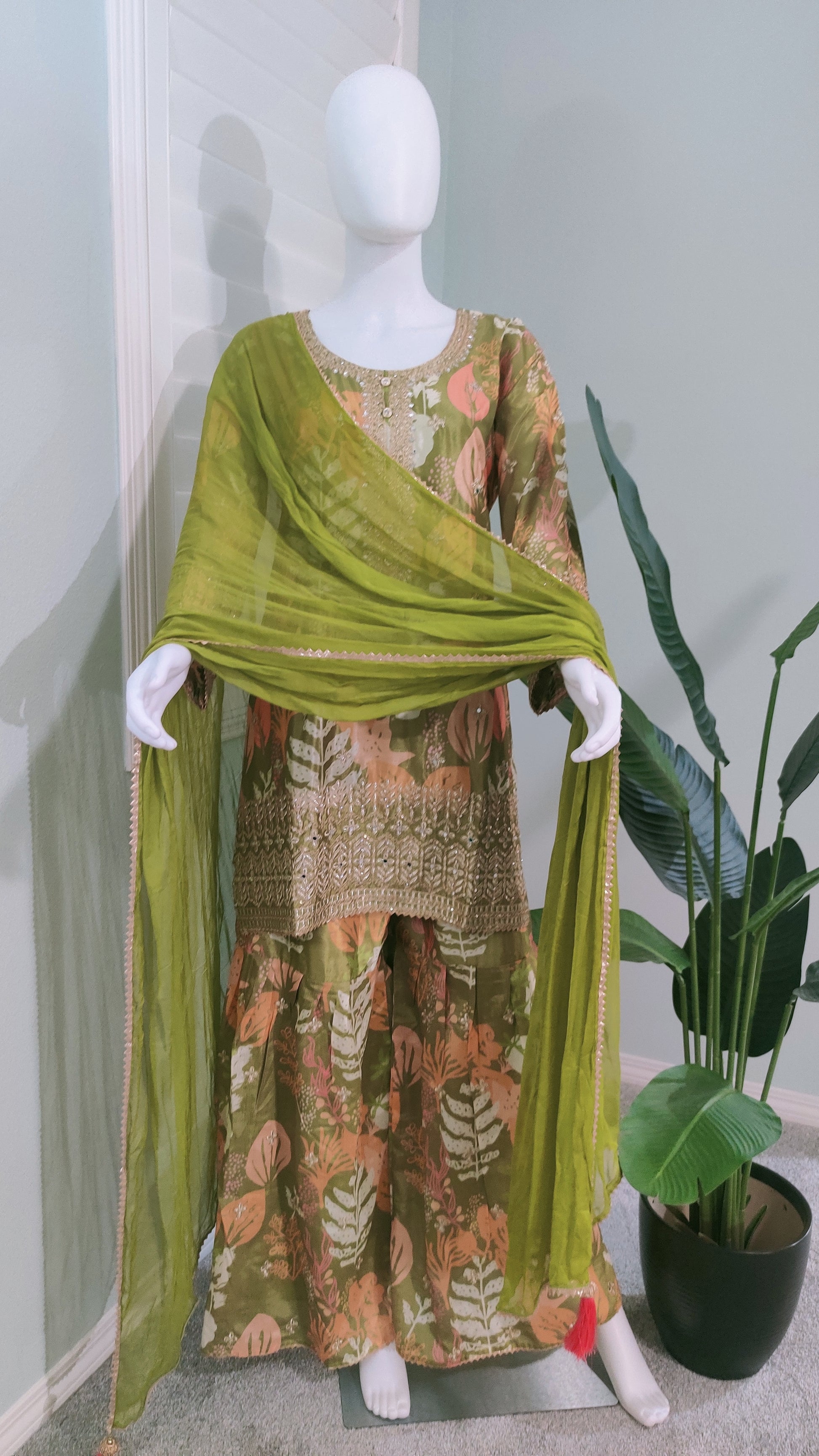 🤍Chinon Fabric Digital Printed Sharara Suit Set