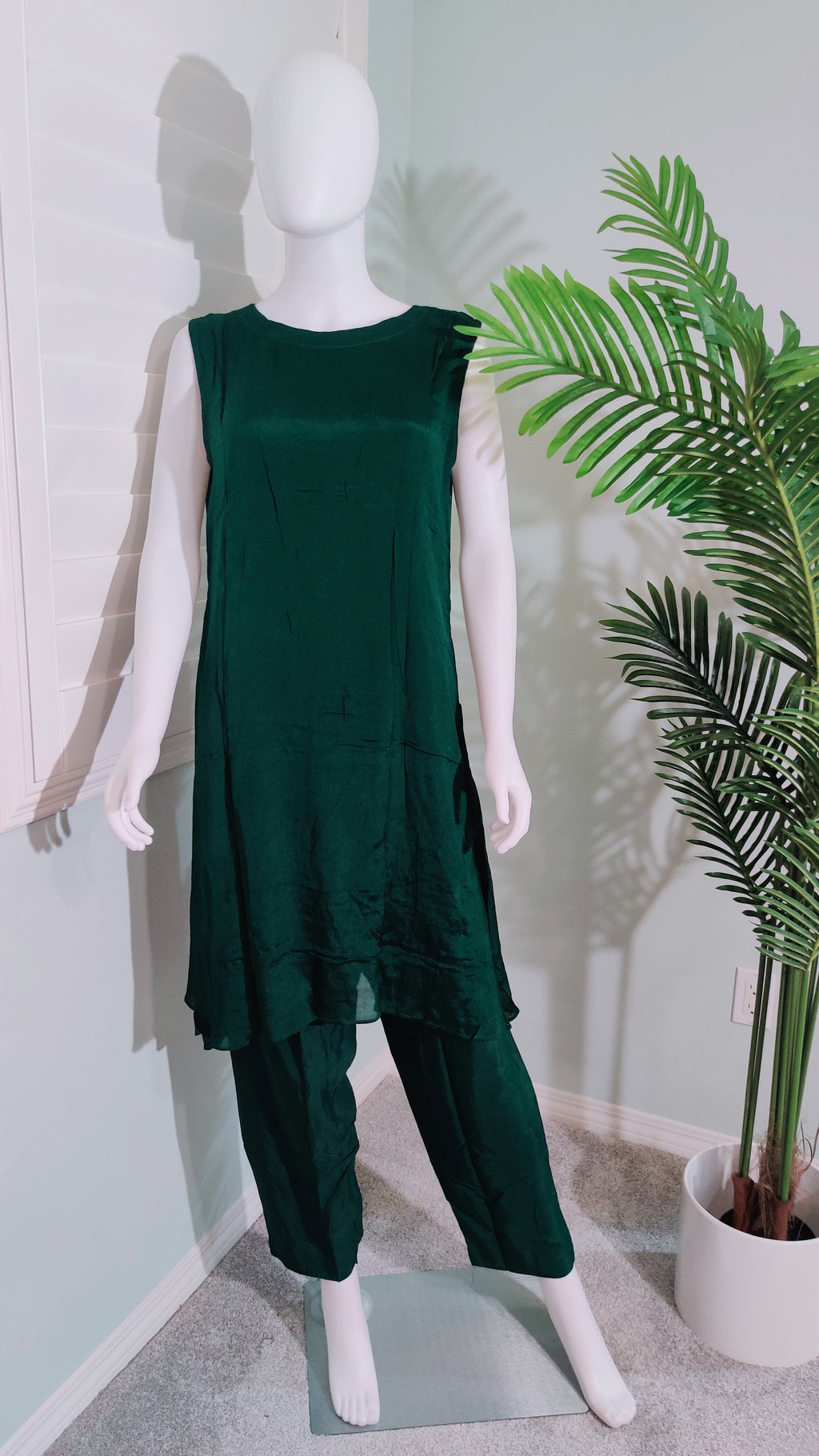 ✨ Bottle Green Elegance with Intricate Hand Embroidery